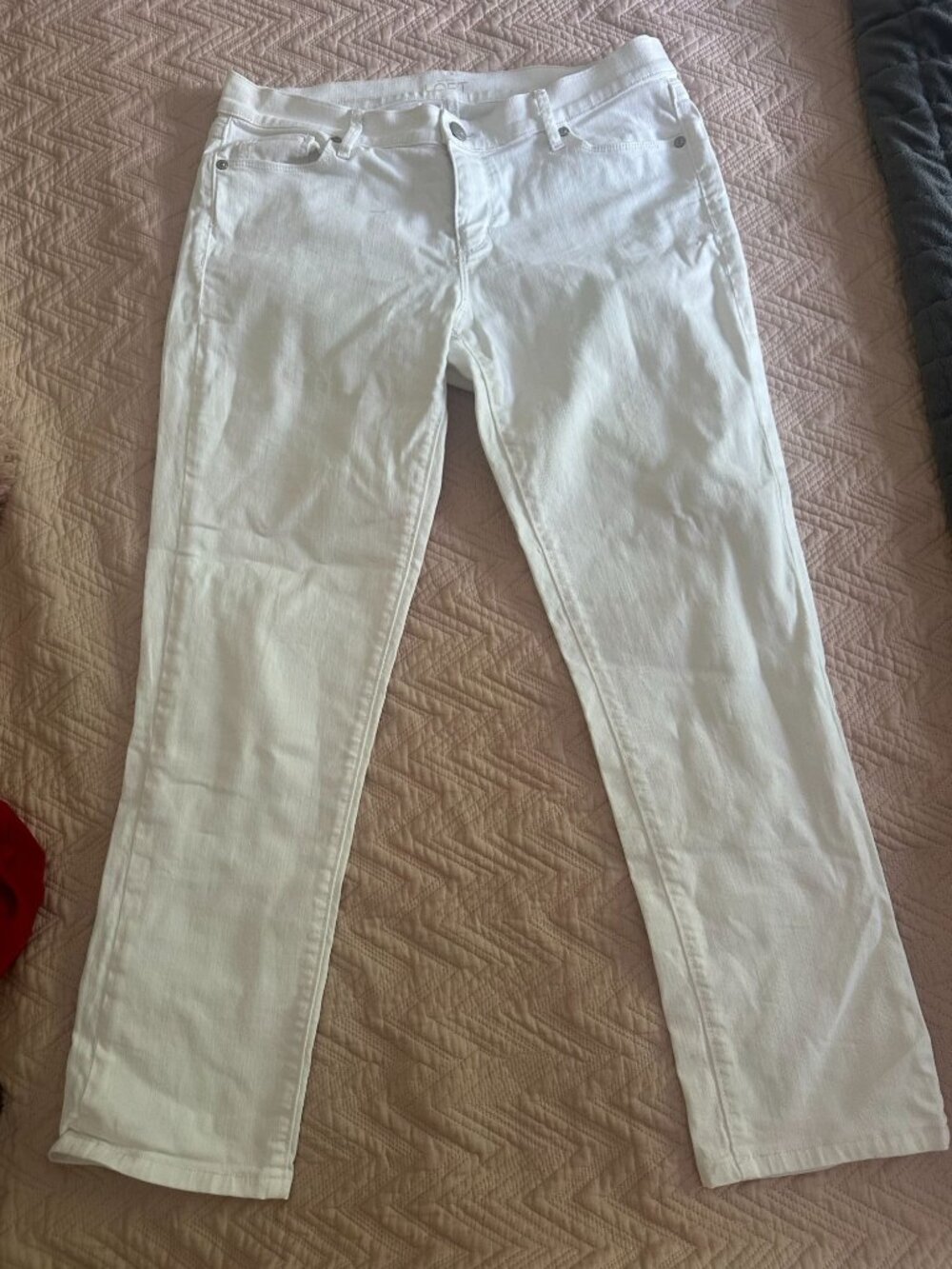 Ann Taylor Loft white modern cuffed crop 30/10